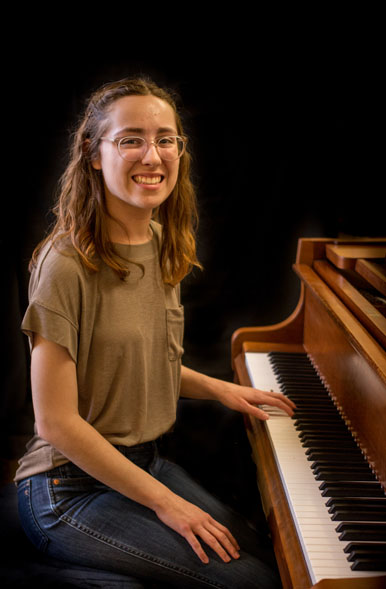 Voice and Piano teacher Kayli Slayden